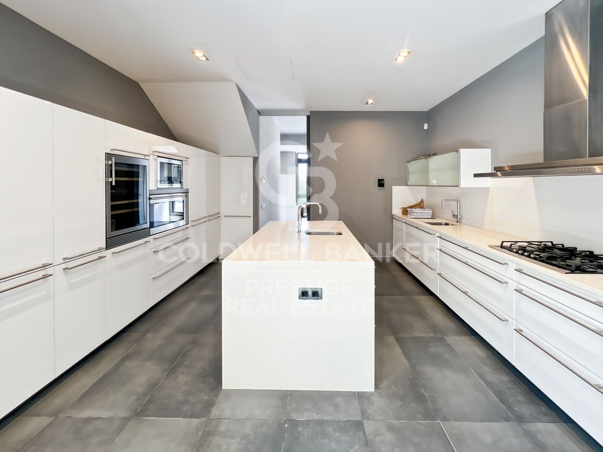 Talo Barcelona, Espanja 4 makuuhuonetta, 434 m2 No. 178801