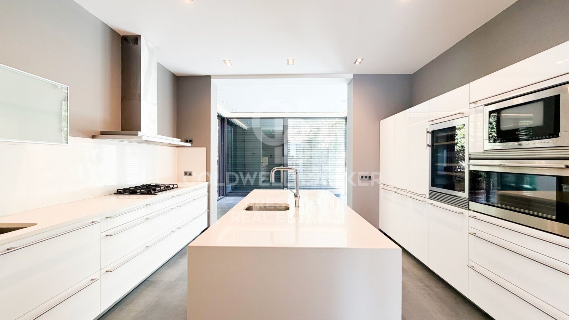 Talo Barcelona, Espanja 4 makuuhuonetta, 434 m2 No. 178801