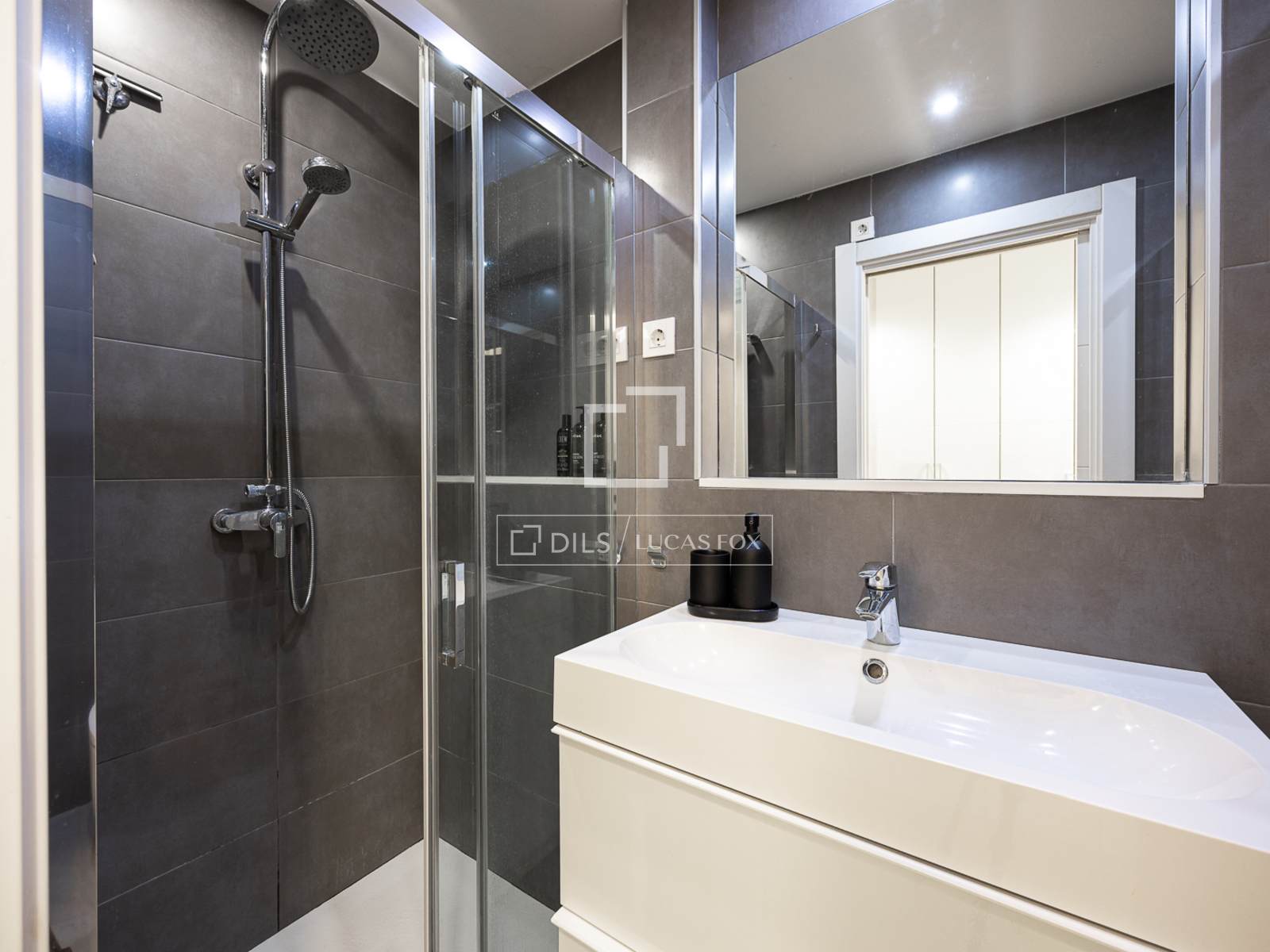 Wohnung in Barcelona, Spanien 2 Schlafzimmer, 99 m2 Nr. 192789