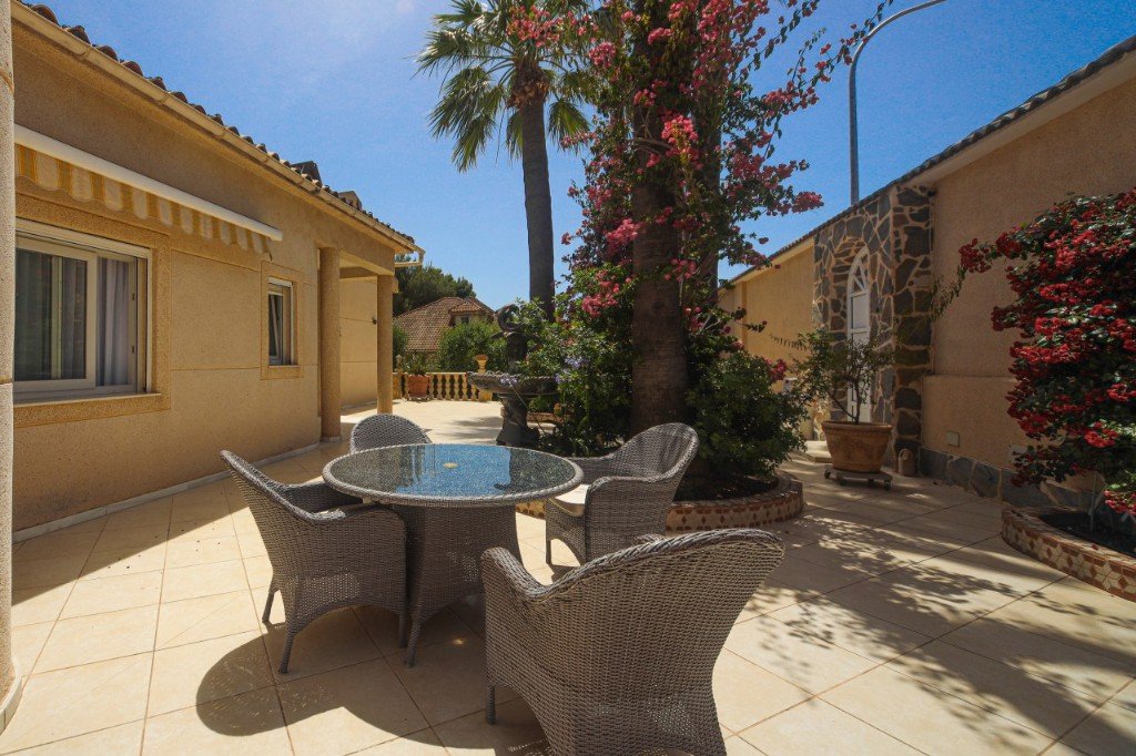 Villa in Dehesa De Campoamor, Alicante, Spanien 4 Schlafzimmer, 243 m2 Nr. 145063