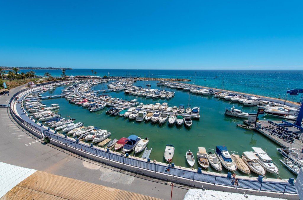 Villa in Dehesa De Campoamor, Alicante, Spanien 4 Schlafzimmer, 243 m2 Nr. 145063
