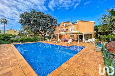 Hus i Denia, Alicante, Spanien 5 sovrum, 7565 kvm. Nr. 173385