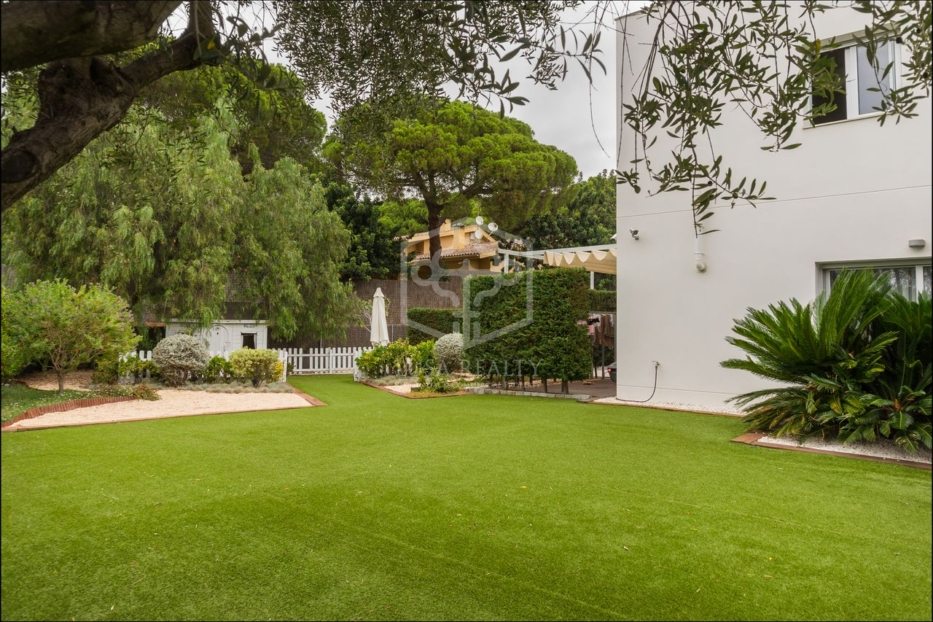 Villa en Sant Andreu de Llavaneres, Barcelona, España 4 dormitorios, 377 m2 No. 78366