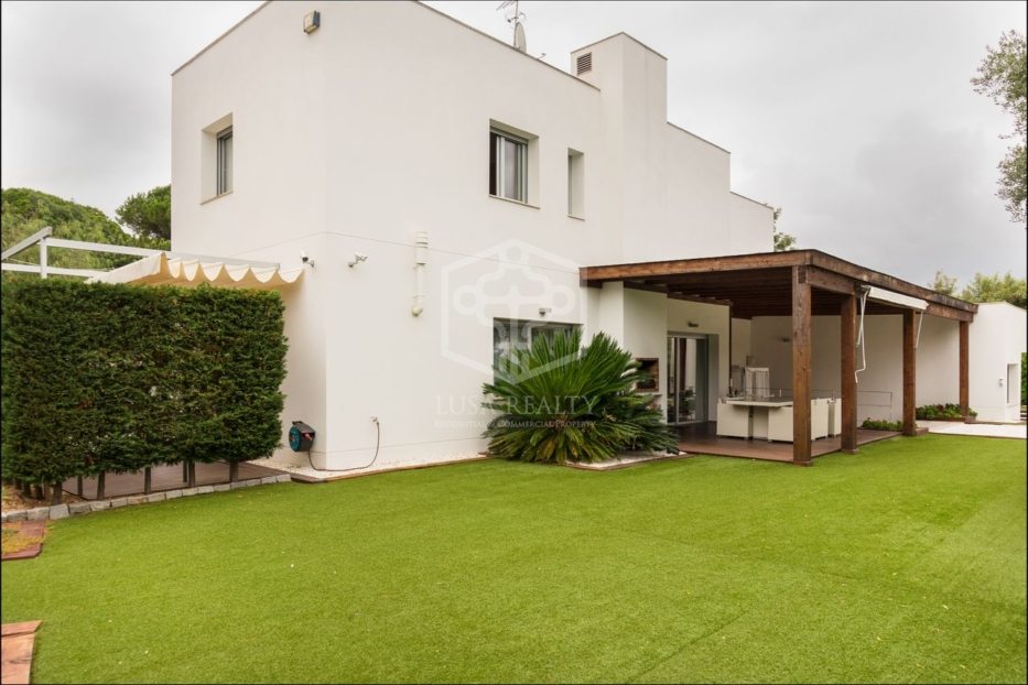 Villa en Sant Andreu de Llavaneres, Barcelona, España 4 dormitorios, 377 m2 No. 78366