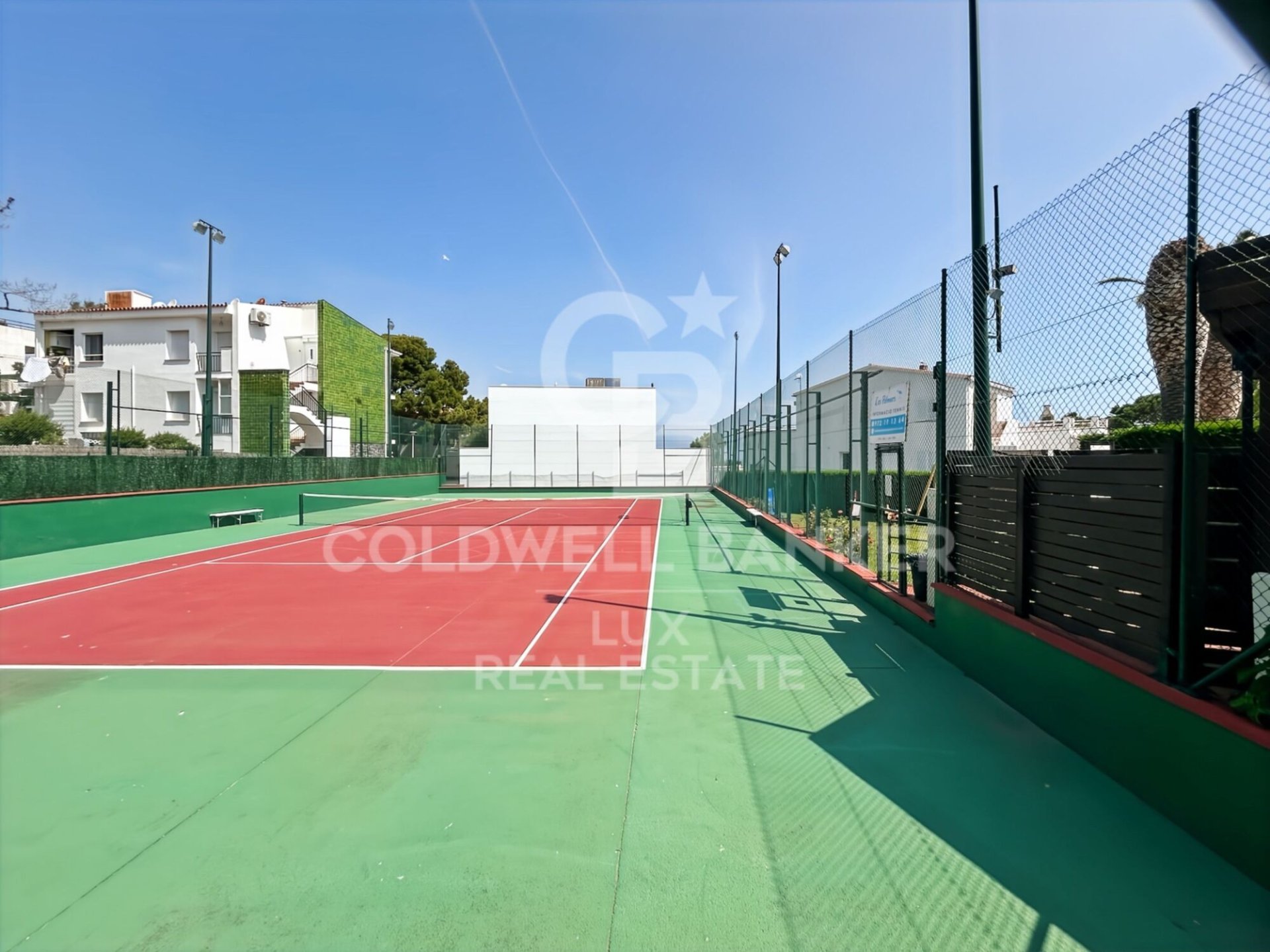 Hotel in Llanca, Girona, Spanien 2208 m2 Nr. 158576