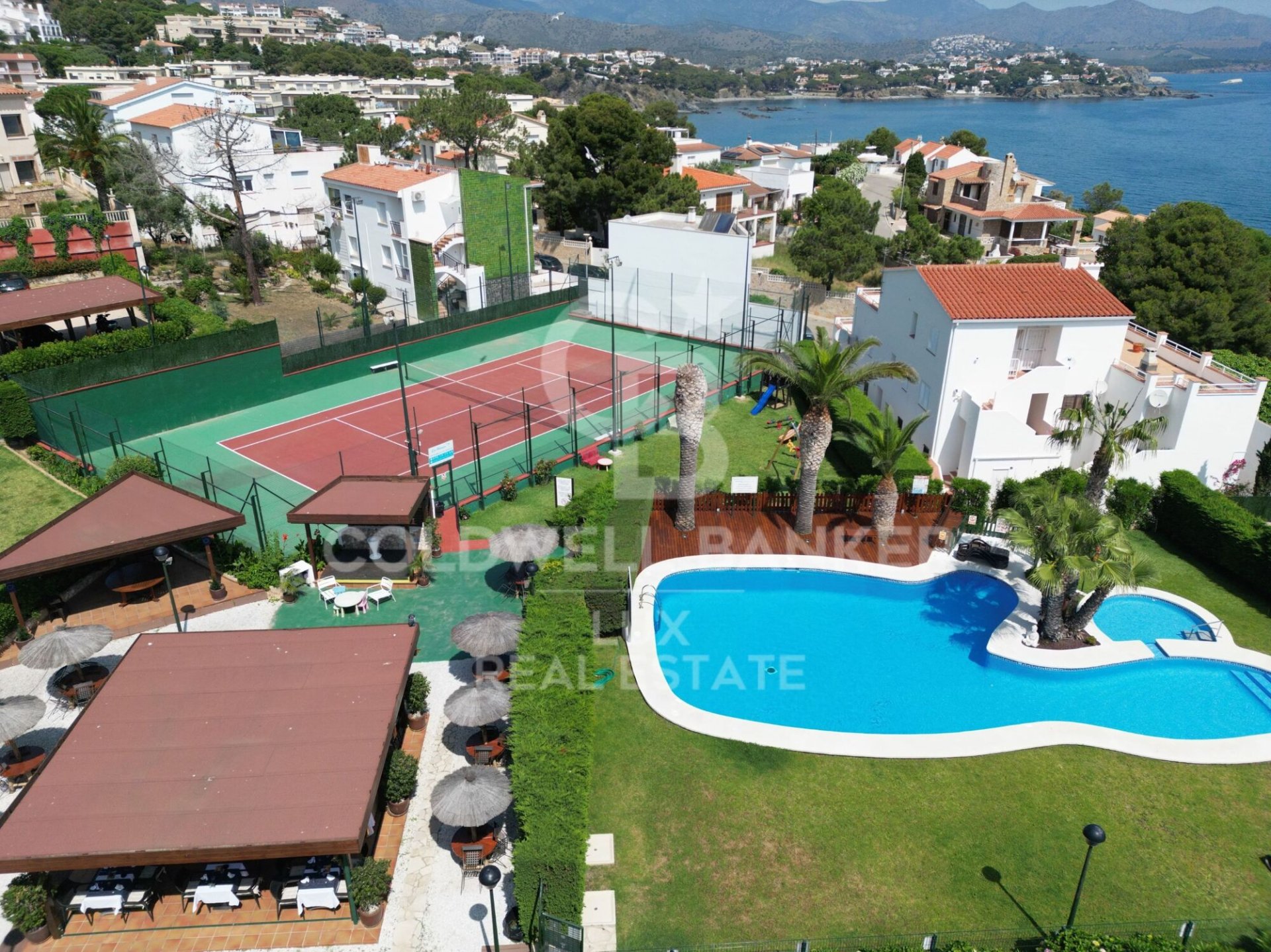 Hotel in Llanca, Girona, Spanien 2208 m2 Nr. 158576