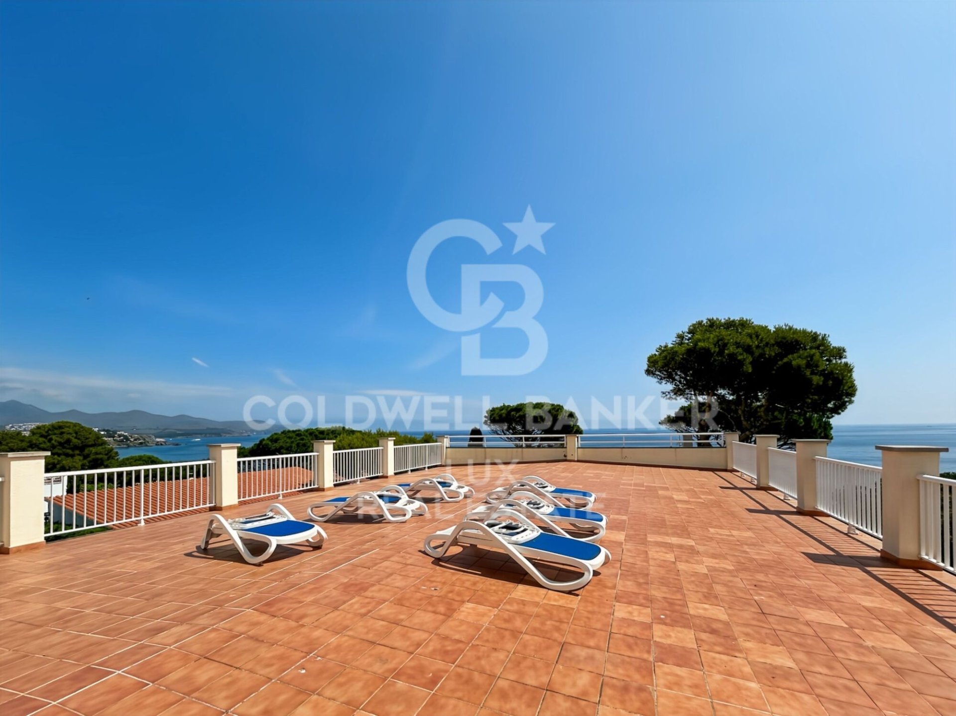 Hotel in Llanca, Girona, Spanien 2208 m2 Nr. 158576