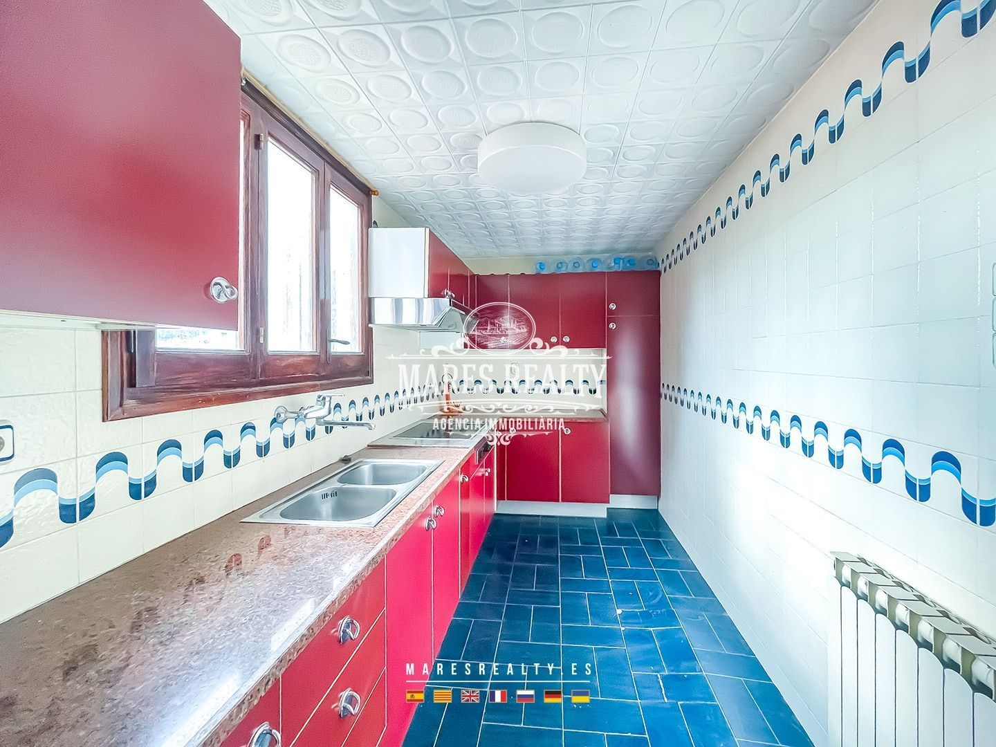 Коммерческая недвижимость в Калелья, Барселона, Испания 949м2 №113264