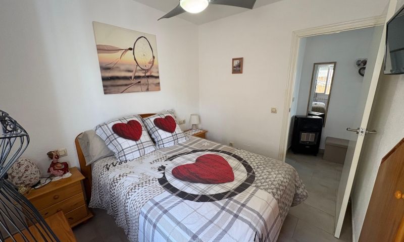 Bungalow en Torrevieja, Alicante, España 3 dormitorios, 61 m2 No. 189020