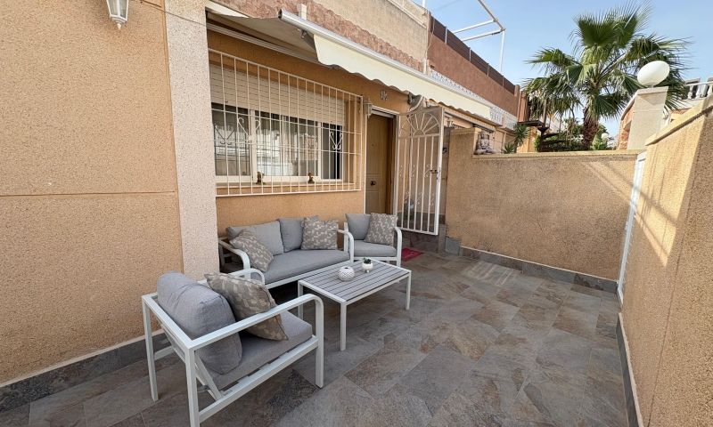 Bungalow en Torrevieja, Alicante, España 3 dormitorios, 61 m2 No. 189020