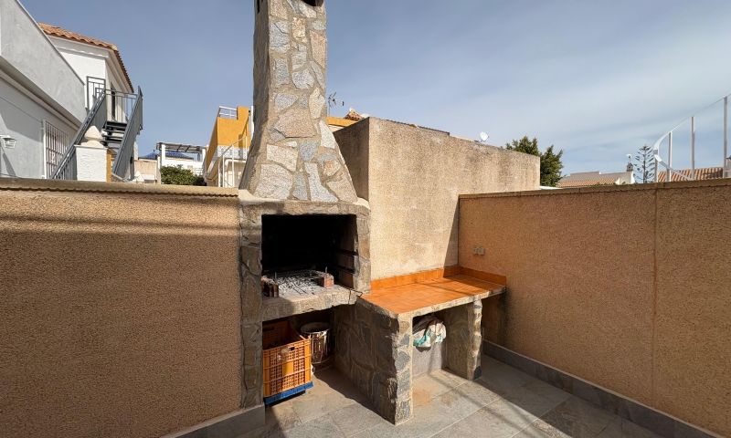 Bungalow en Torrevieja, Alicante, España 3 dormitorios, 61 m2 No. 189020