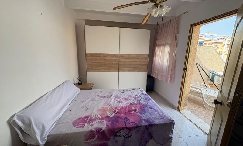 Bungalow en Torrevieja, Alicante, España 3 dormitorios, 61 m2 No. 189020