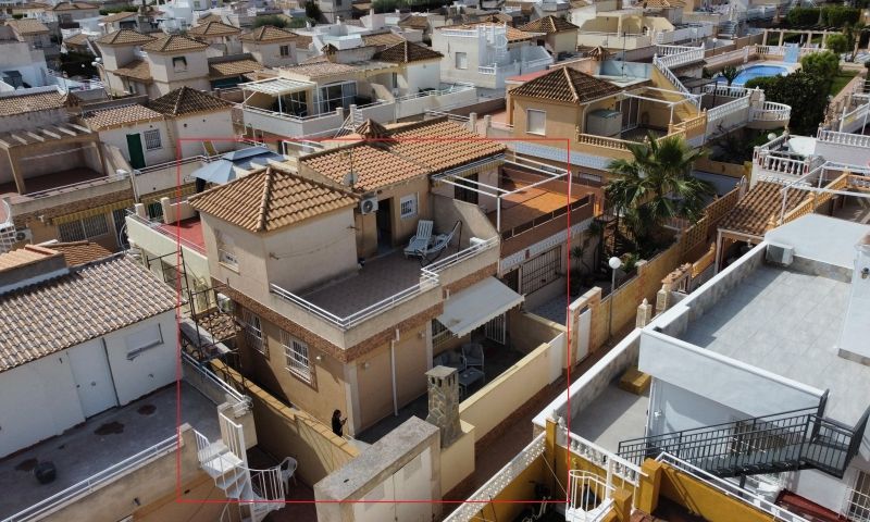 Bungalow en Torrevieja, Alicante, España 3 dormitorios, 61 m2 No. 189020