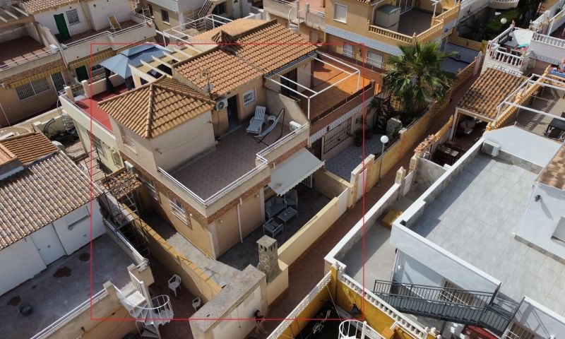 Bungalow en Torrevieja, Alicante, España 3 dormitorios, 61 m2 No. 189020