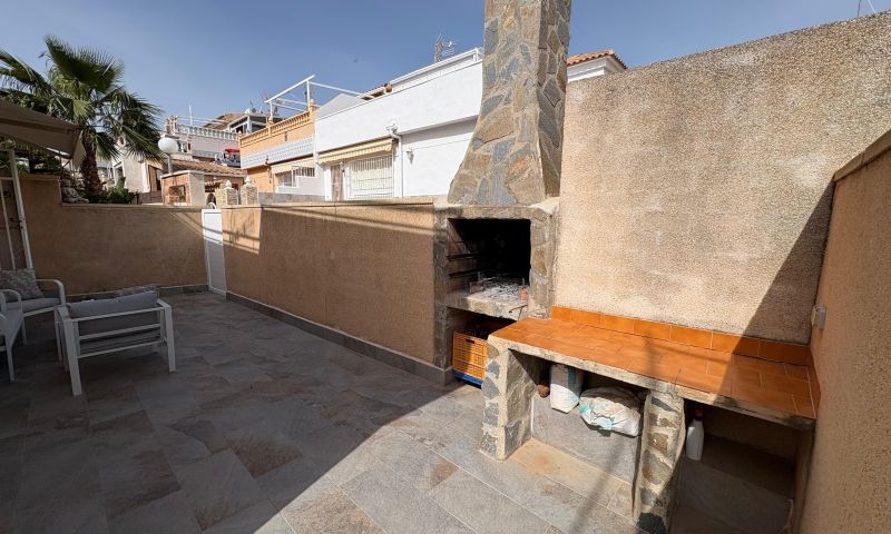 Bungalow en Torrevieja, Alicante, España 3 dormitorios, 61 m2 No. 189020