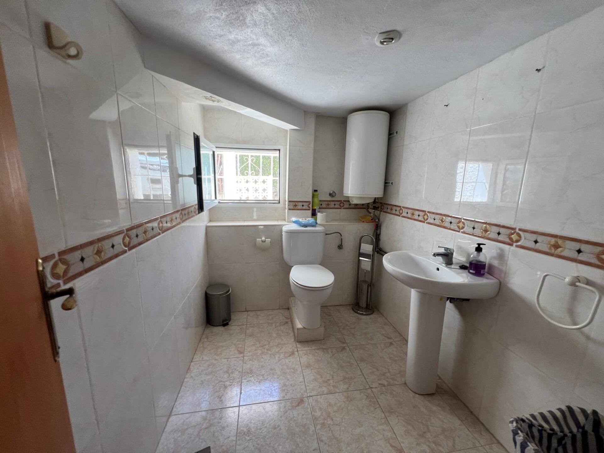 Villa i Torrevieja, Alicante, Spanien 5 sovrum, 190 kvm. Nr. 178180