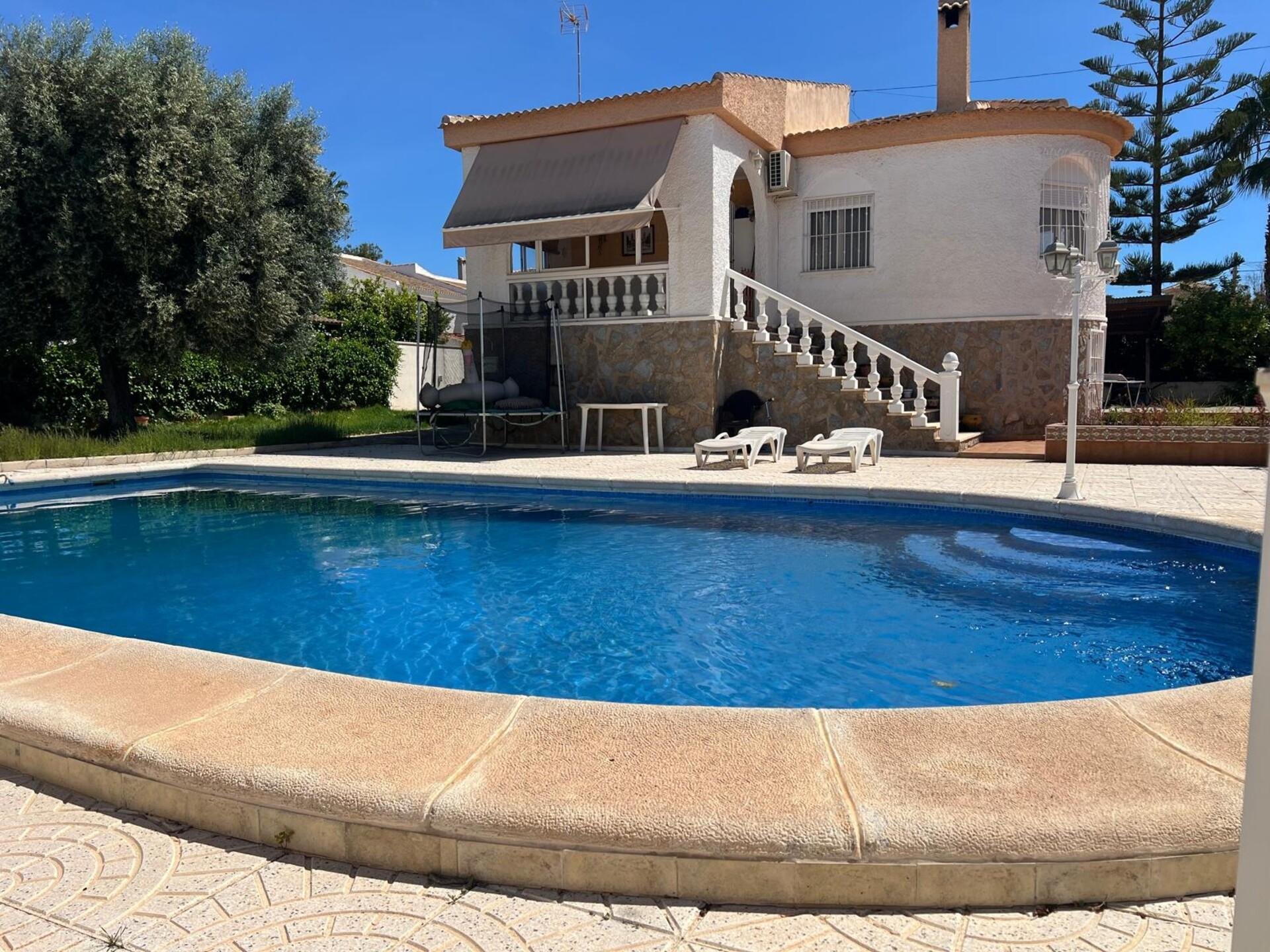 Villa i Torrevieja, Alicante, Spanien 5 sovrum, 190 kvm. Nr. 178180