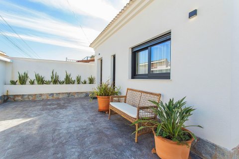 Townhouse in Torrevieja, Alicante, Spain 2 bedrooms, 104 sq.m. No. 189364