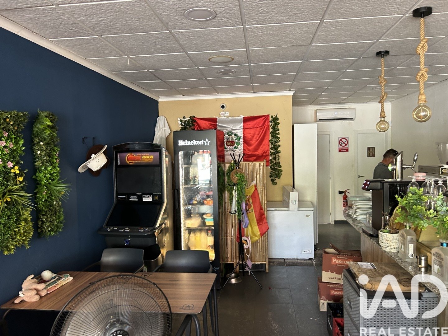 Commercial property in Benidorm, Alicante, Spain 77 sq.m. No. 193494