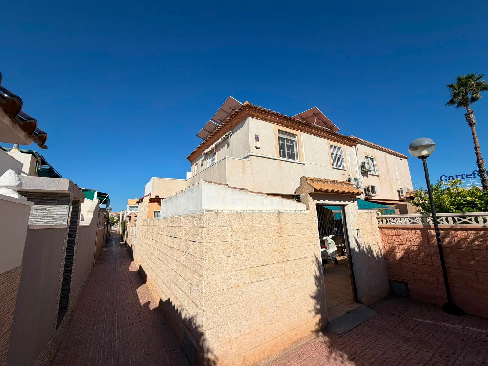 Villetta a schiera a Torrevieja, Alicante, Spagna 3 camere da letto, 70 mq. N° 190194