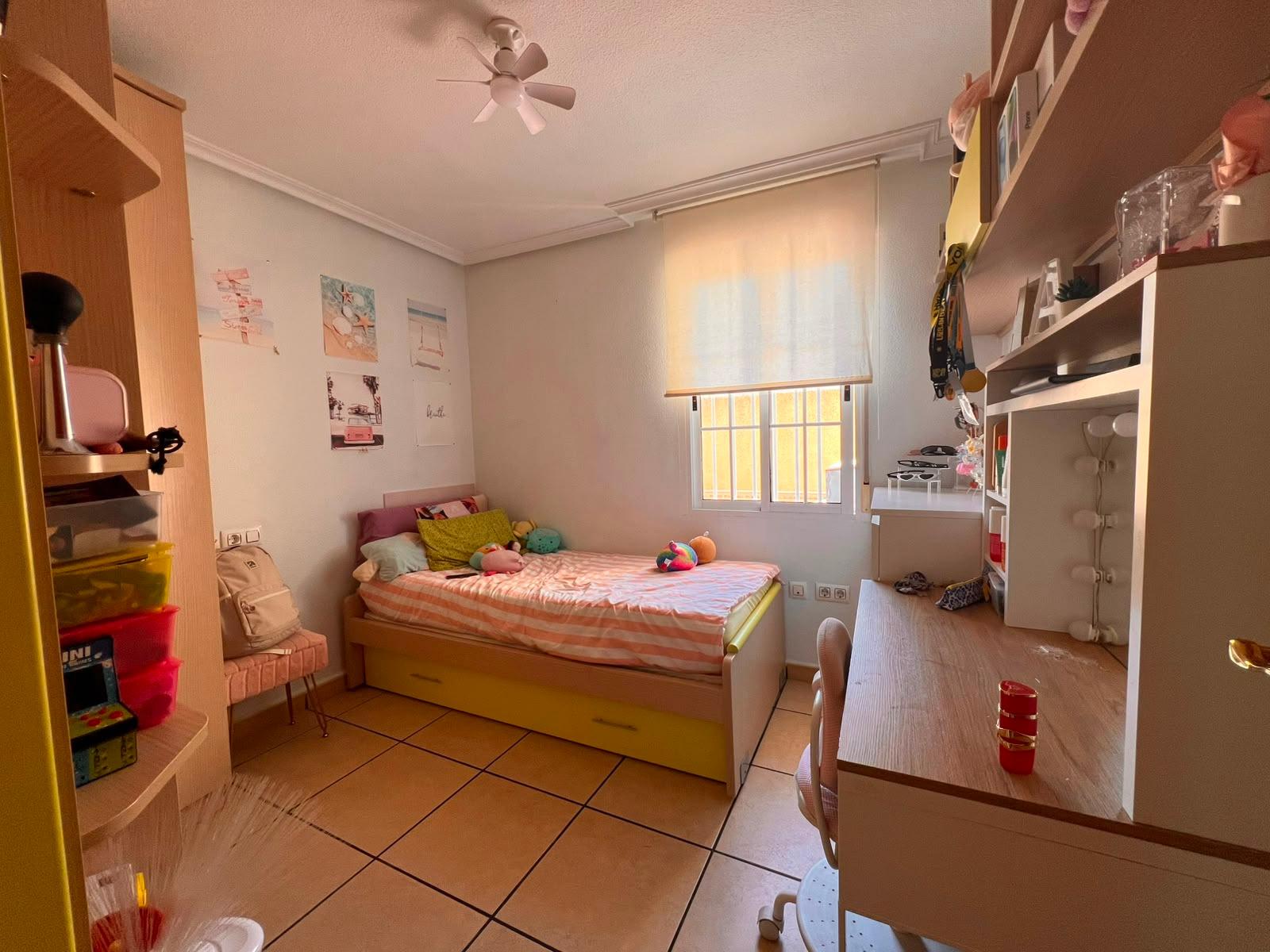 Villetta a schiera a Torrevieja, Alicante, Spagna 3 camere da letto, 70 mq. N° 190194