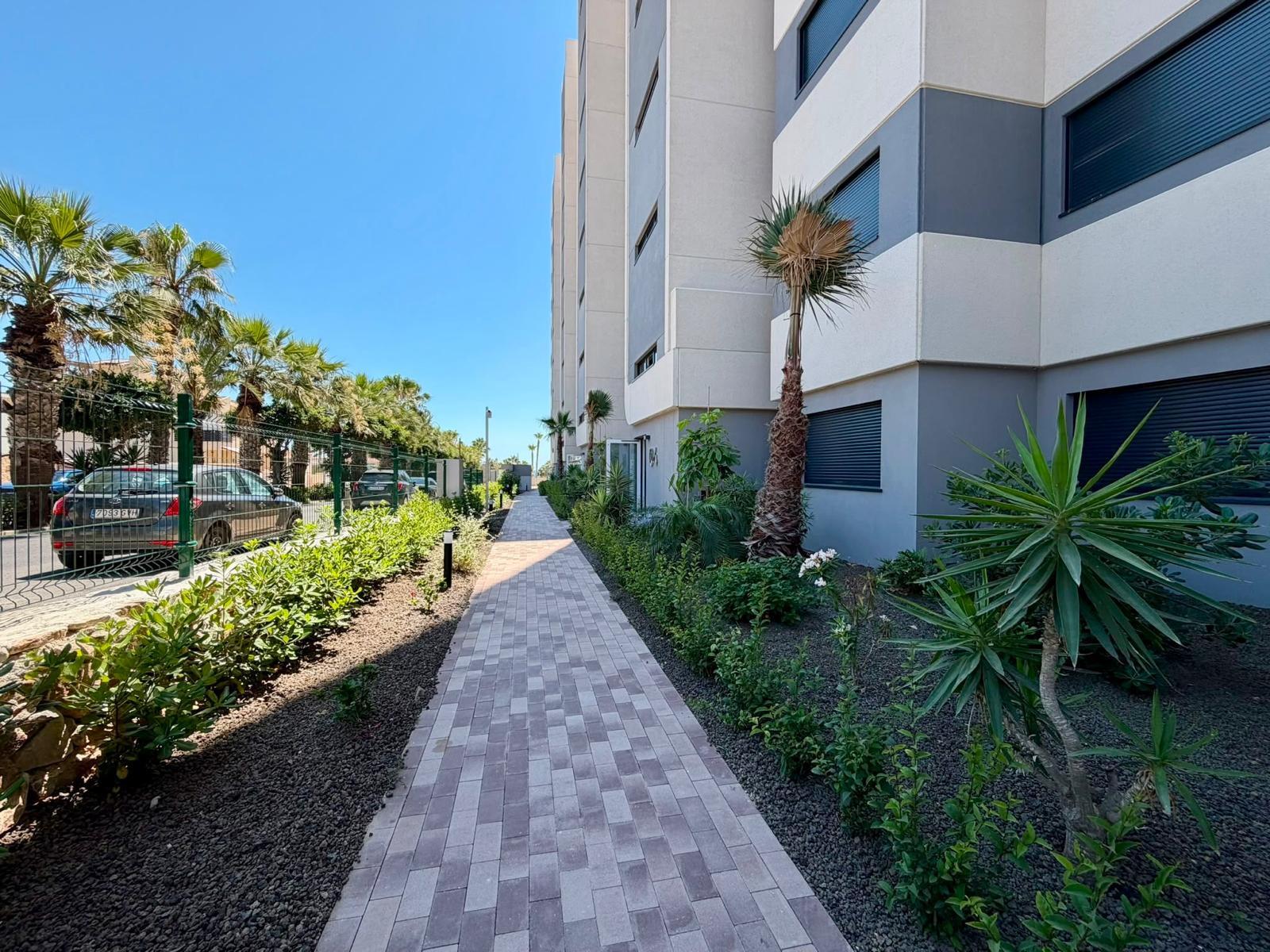 Apartamento en Punta Prima, Alicante, España 2 dormitorios, 76 m2 No. 190196