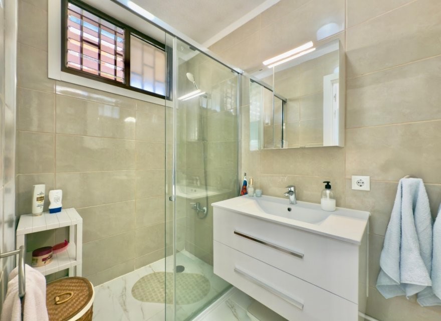 Apartment in Los Cristianos, Tenerife, Spain 1 bedroom, 47 sq.m. No. 194715