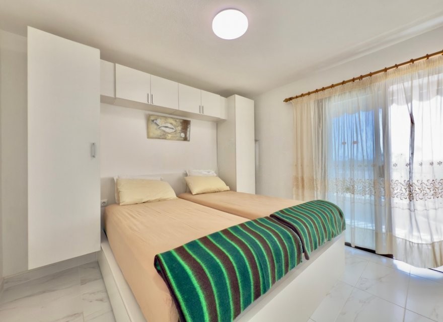 Apartment in Los Cristianos, Tenerife, Spain 1 bedroom, 47 sq.m. No. 194715