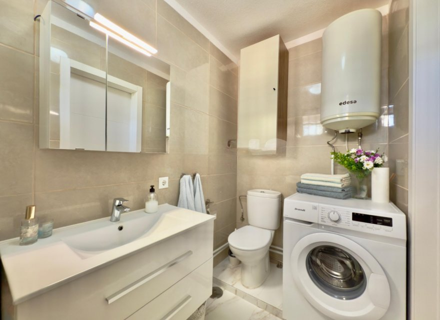 Apartment in Los Cristianos, Tenerife, Spain 1 bedroom, 47 sq.m. No. 194715