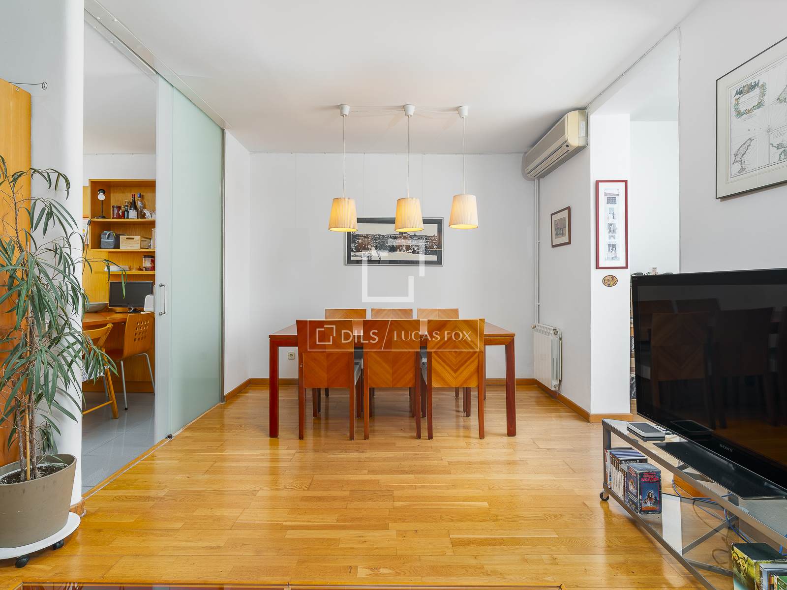 Wohnung in Barcelona, Spanien 3 Schlafzimmer, 150 m2 Nr. 195606