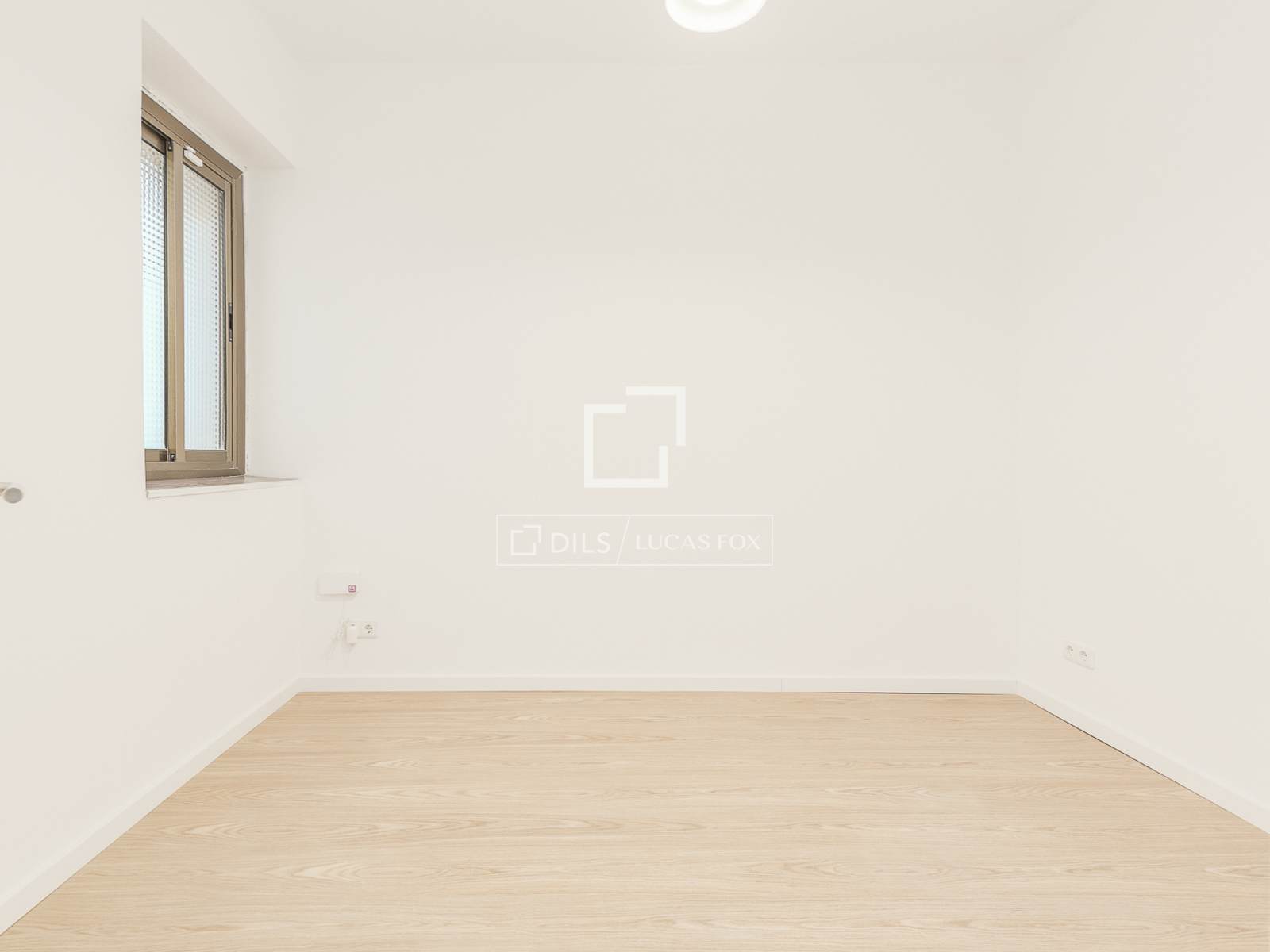Квартира в Барселона, Испания 4 спальни, 100м2 №195610