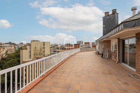 Apartment in Barcelona, Spain 3 bedrooms, 107 sq.m. No. 195611