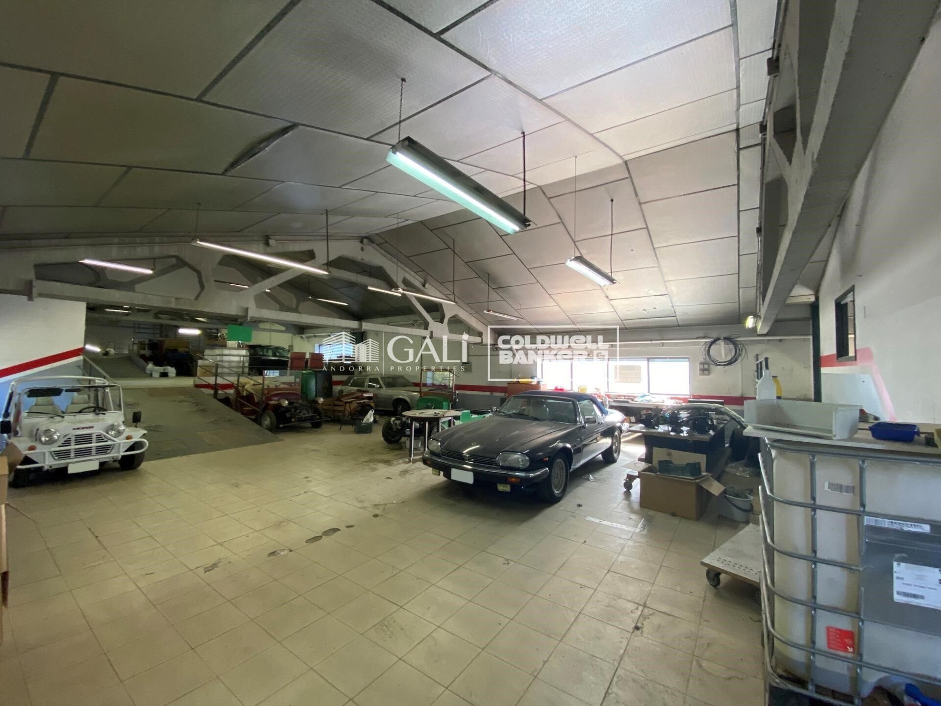 Commercial property in Principado De Andorra (Ninguna Poblacion Tiene C.P.), Lleida, Spain 1186 sq.m. No. 160523