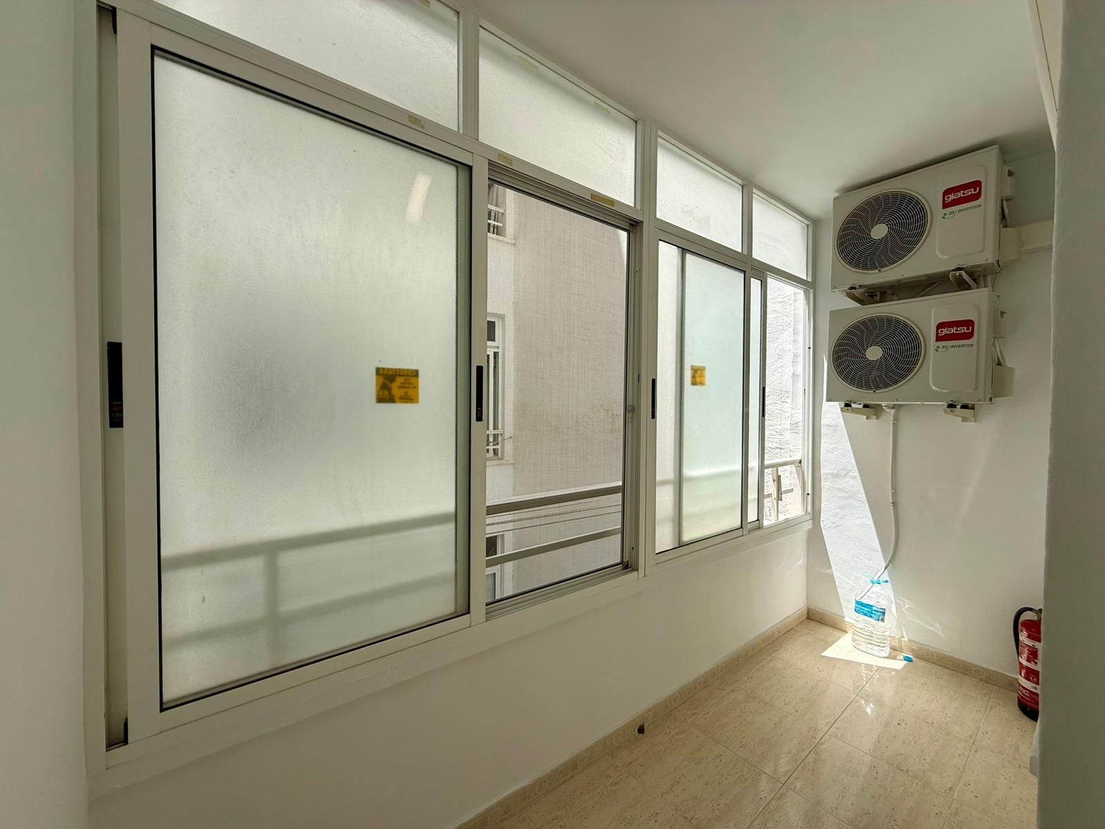 Apartamento en Torrevieja, Alicante, España 2 dormitorios, 80 m2 No. 190060