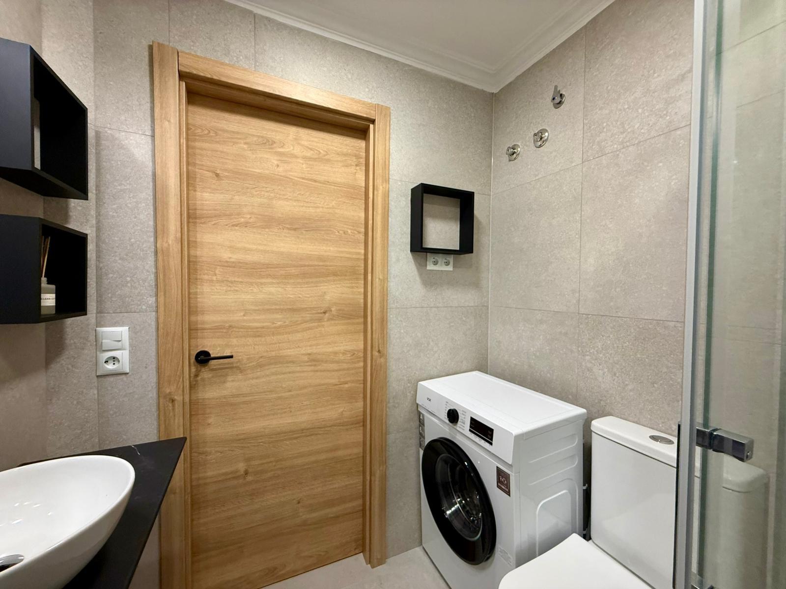 Apartamento en Torrevieja, Alicante, España 2 dormitorios, 80 m2 No. 190060