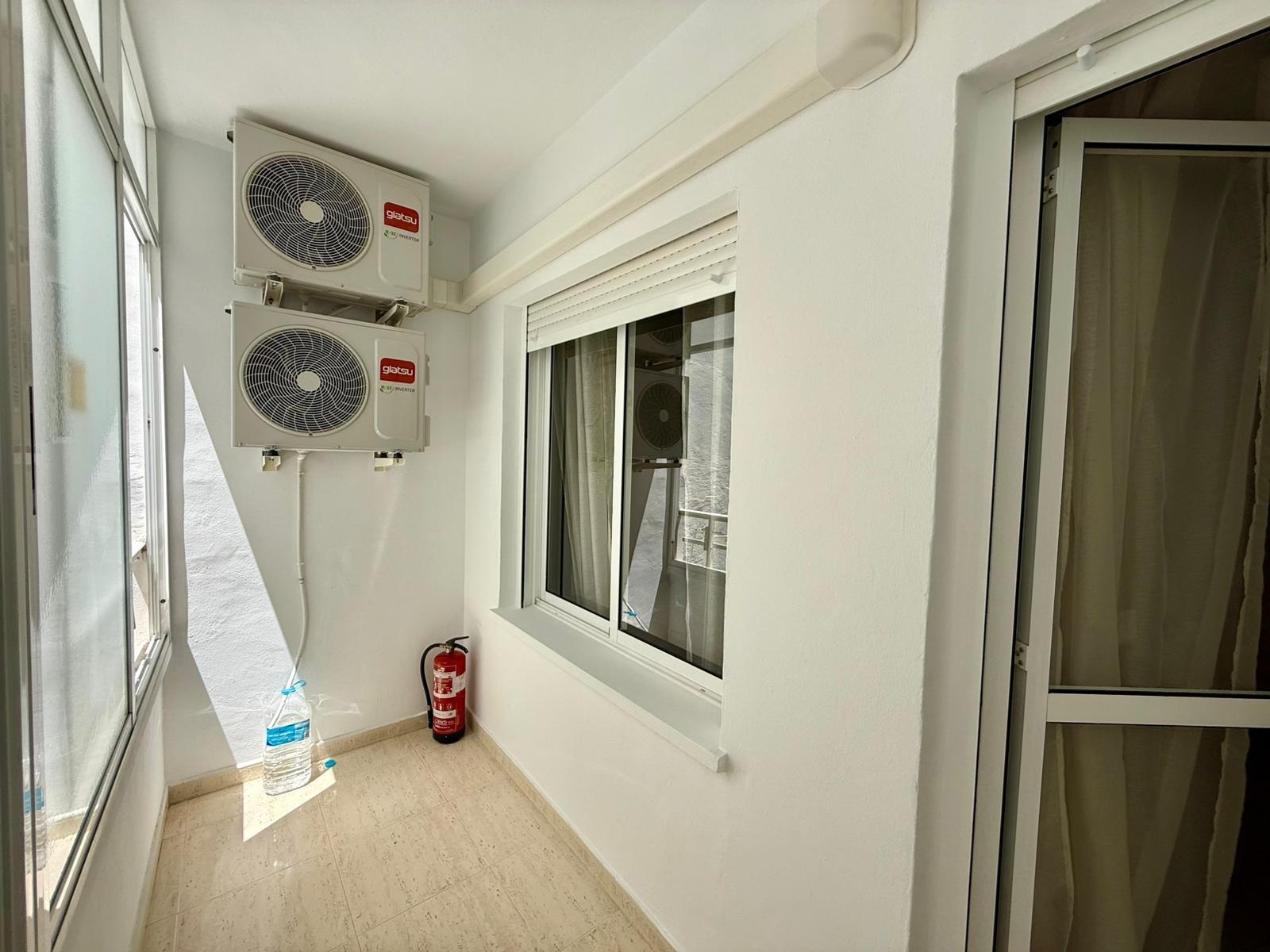 Apartamento en Torrevieja, Alicante, España 2 dormitorios, 80 m2 No. 190060