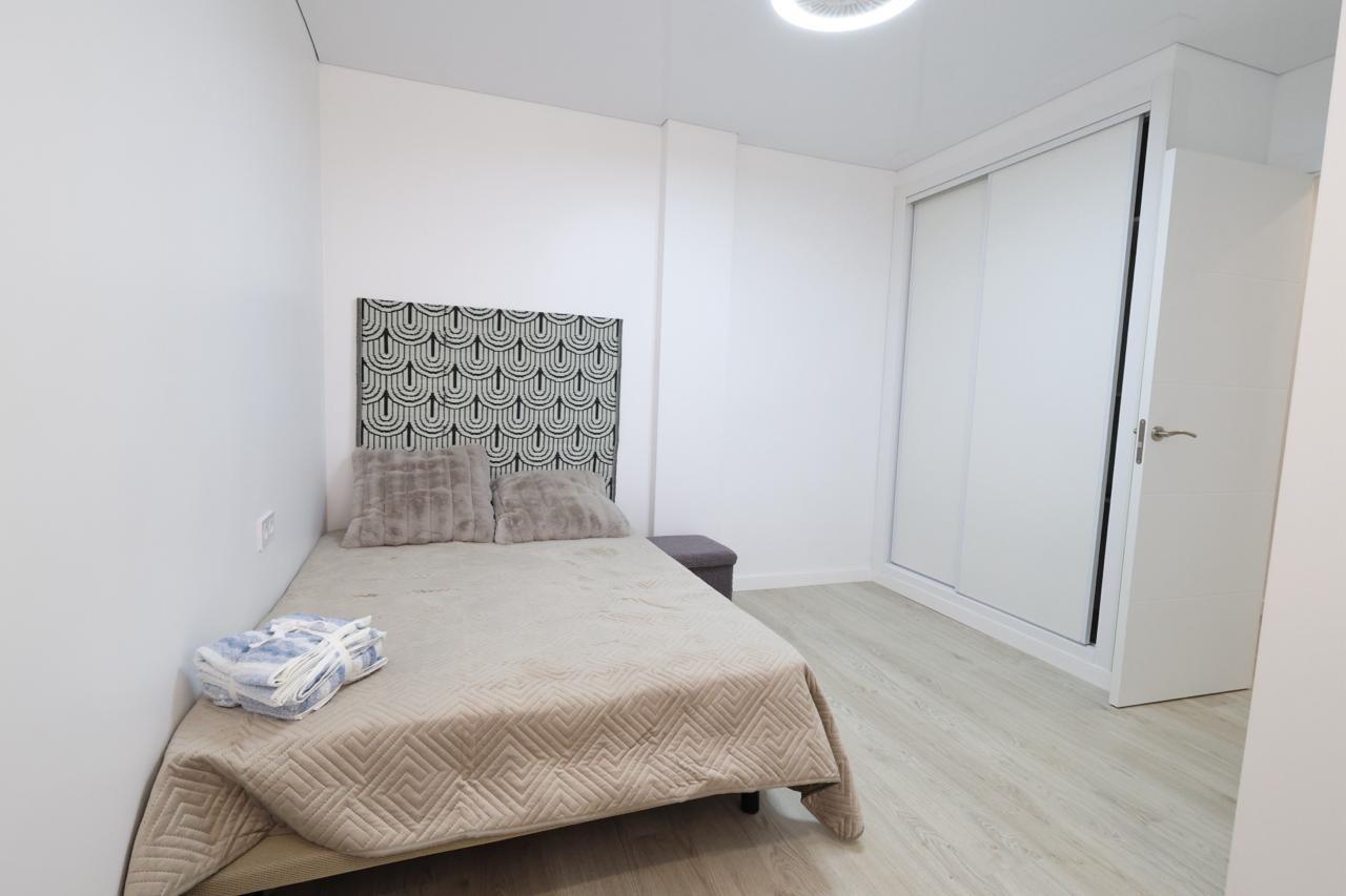 Apartamento en Torrevieja, Alicante, España 3 dormitorios, 105 m2 No. 190063