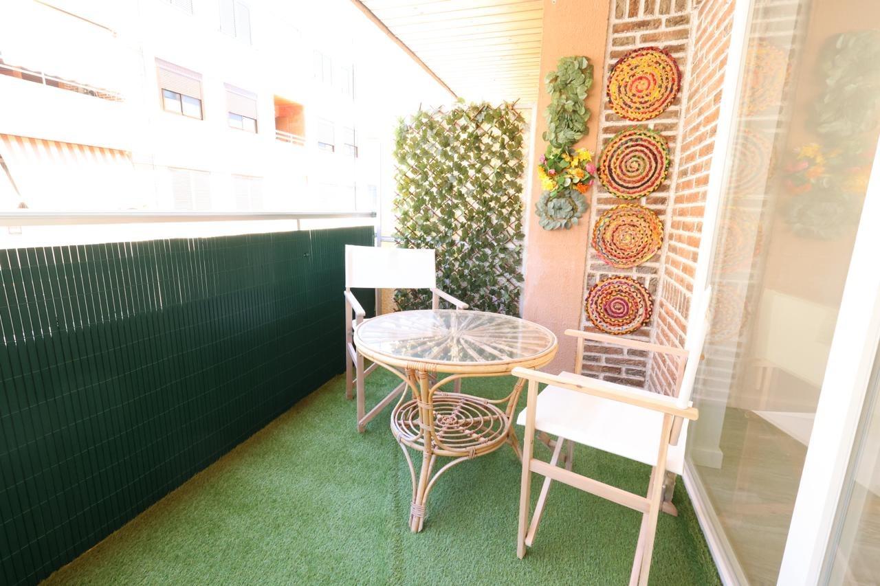 Apartamento en Torrevieja, Alicante, España 3 dormitorios, 105 m2 No. 190063