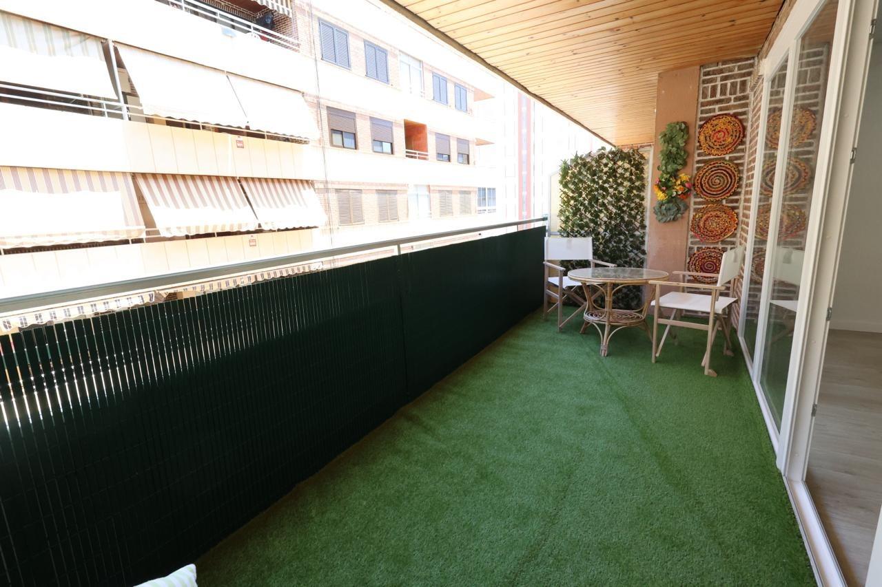 Apartamento en Torrevieja, Alicante, España 3 dormitorios, 105 m2 No. 190063