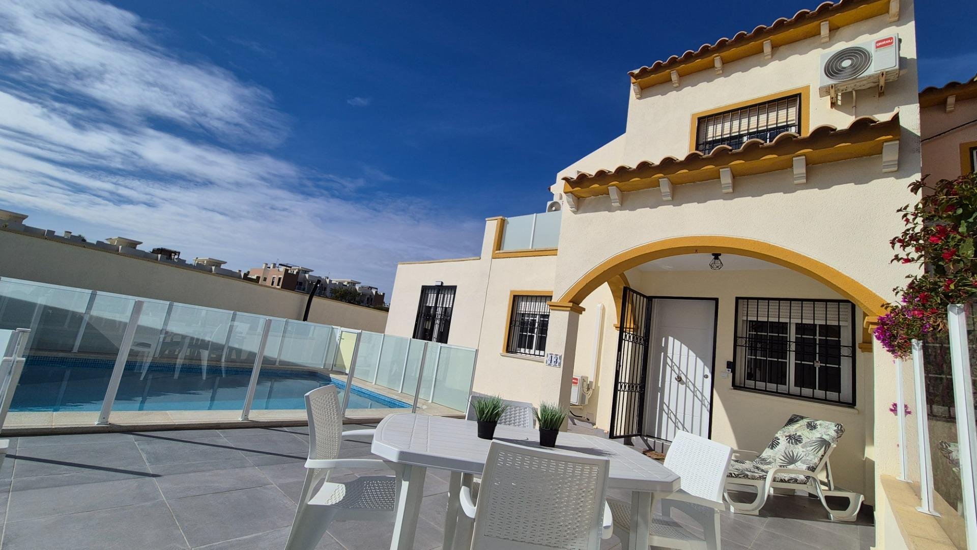 Villa i La Zenia, Alicante, Spanien 2 sovrum, 163 kvm. Nr. 155042