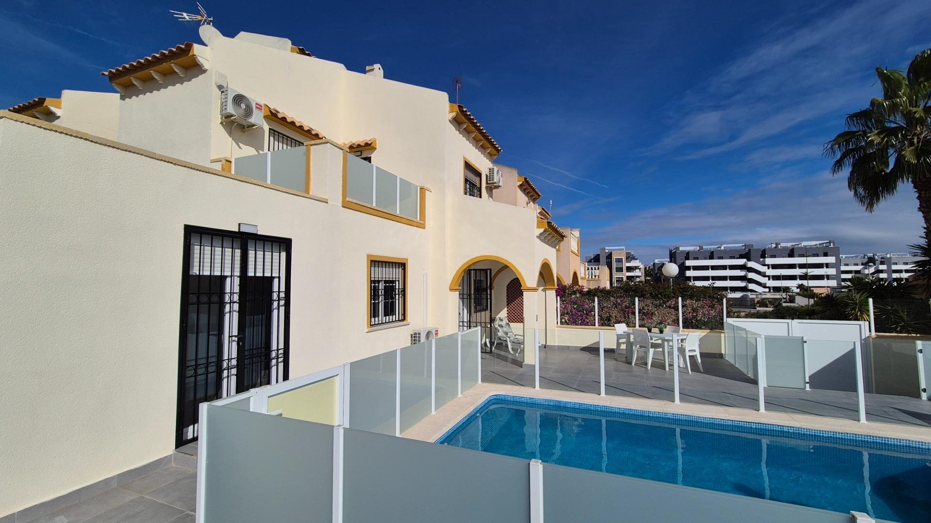 Villa i La Zenia, Alicante, Spanien 2 sovrum, 163 kvm. Nr. 155042