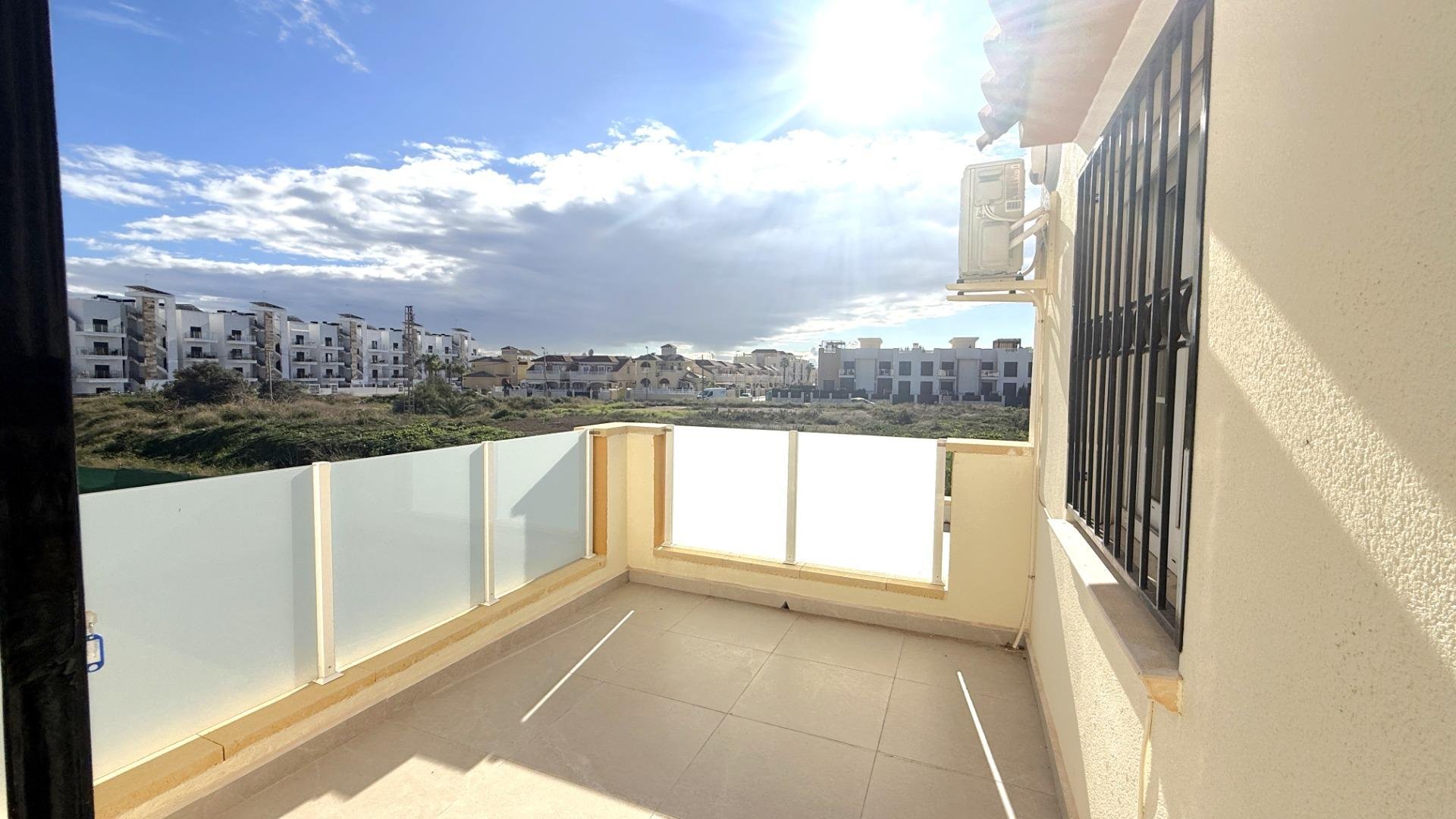 Villa i La Zenia, Alicante, Spanien 2 sovrum, 163 kvm. Nr. 155042