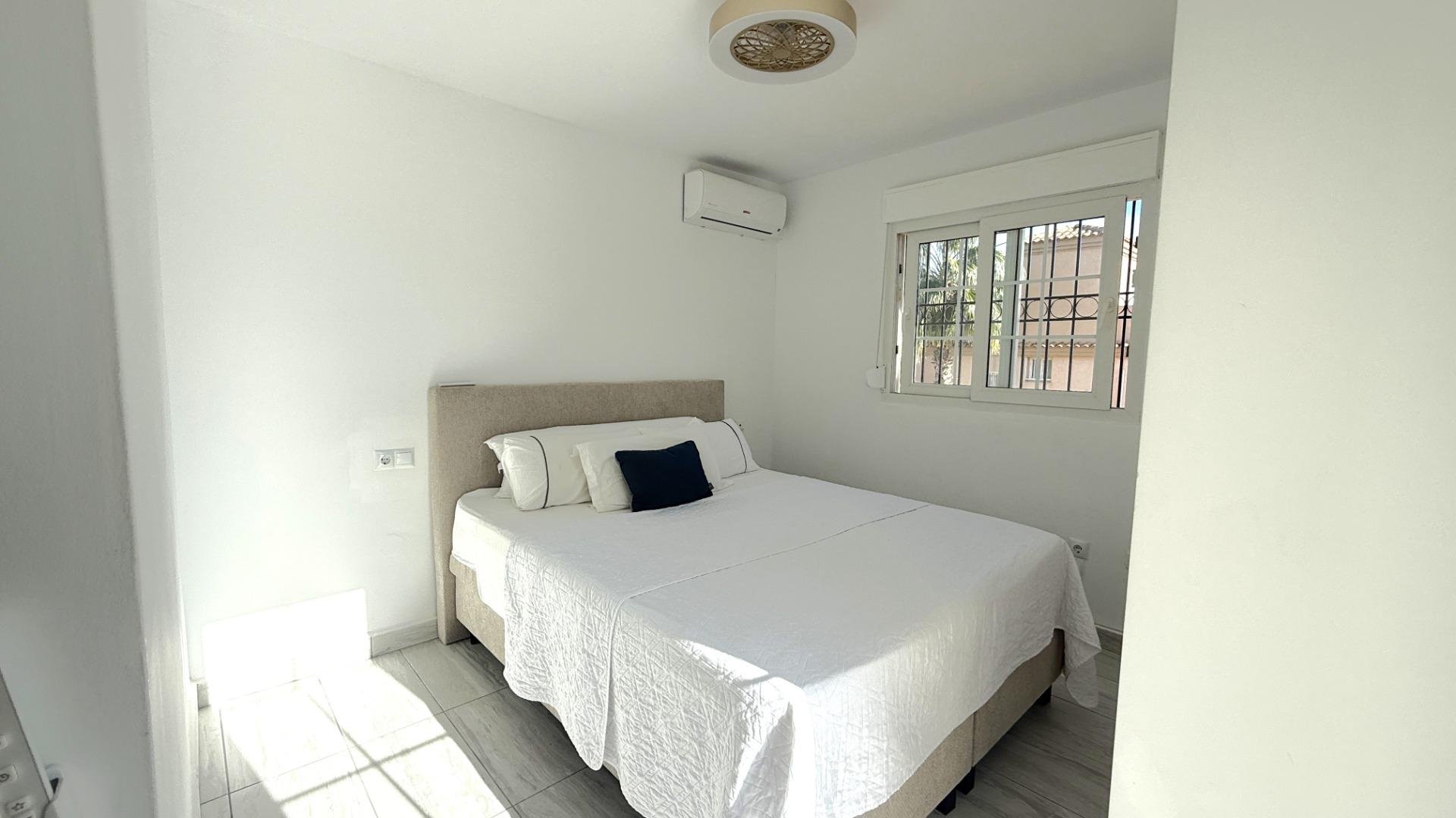 Villa i La Zenia, Alicante, Spanien 2 sovrum, 163 kvm. Nr. 155042