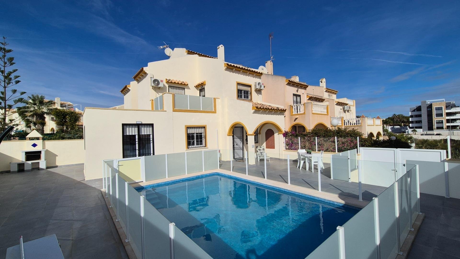 Villa i La Zenia, Alicante, Spanien 2 sovrum, 163 kvm. Nr. 155042