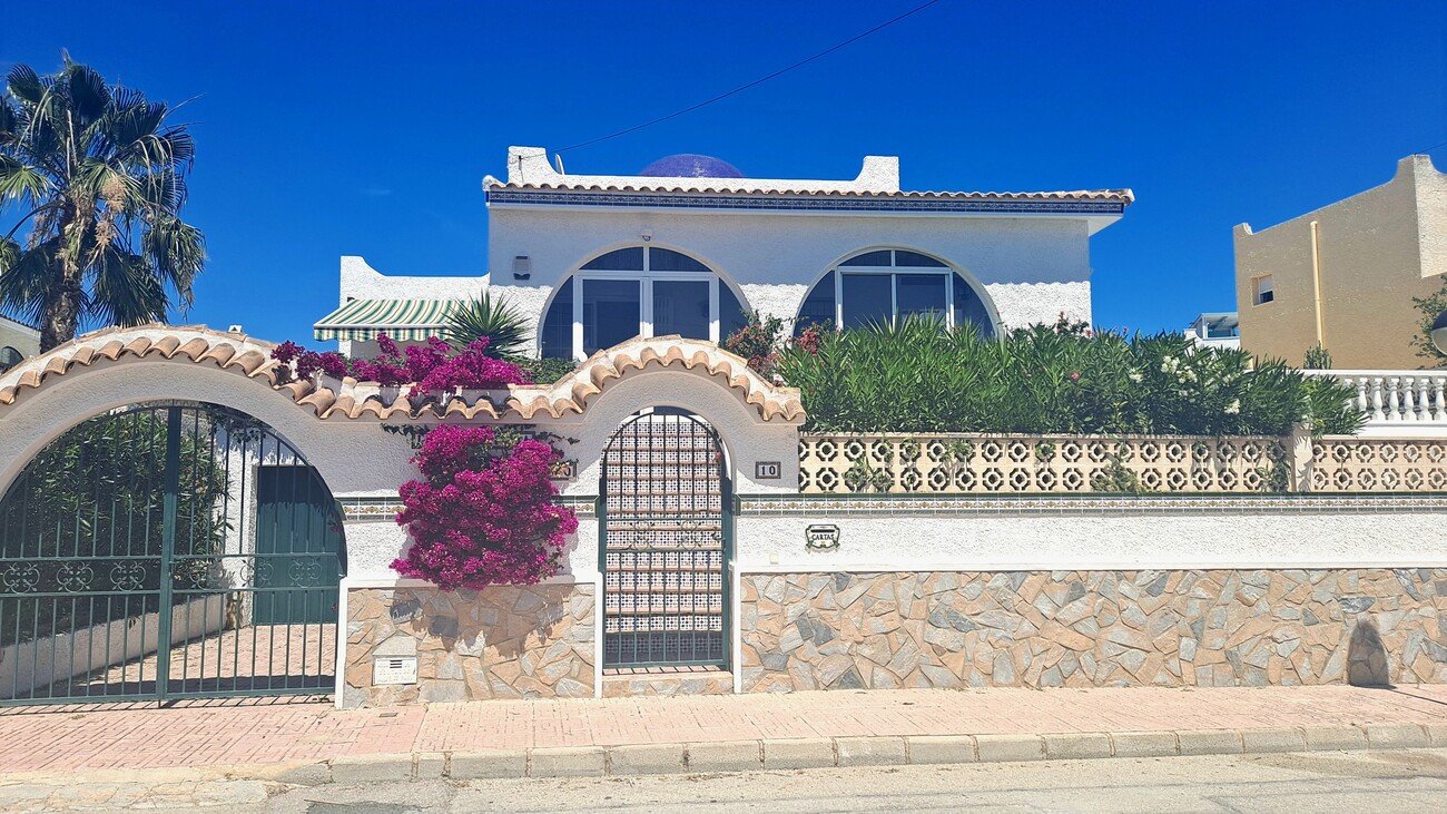 Villa a Alicante, Spagna 3 camere da letto, 173 mq. N° 189612