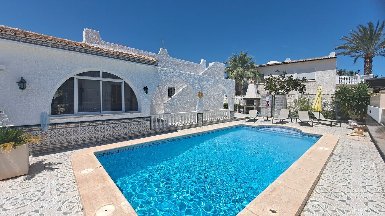 Villa a Alicante, Spagna 3 camere da letto, 173 mq. N° 189612