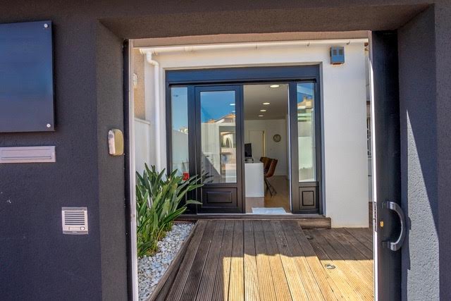 Коммерческая недвижимость в Торревьеха, Аликанте, Испания 4 спальни, 85м2 №145221