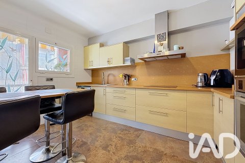 Wohnung in Vilanova i la Geltru, Barcelona, Spanien 4 Schlafzimmer, 107 m2 Nr. 195728