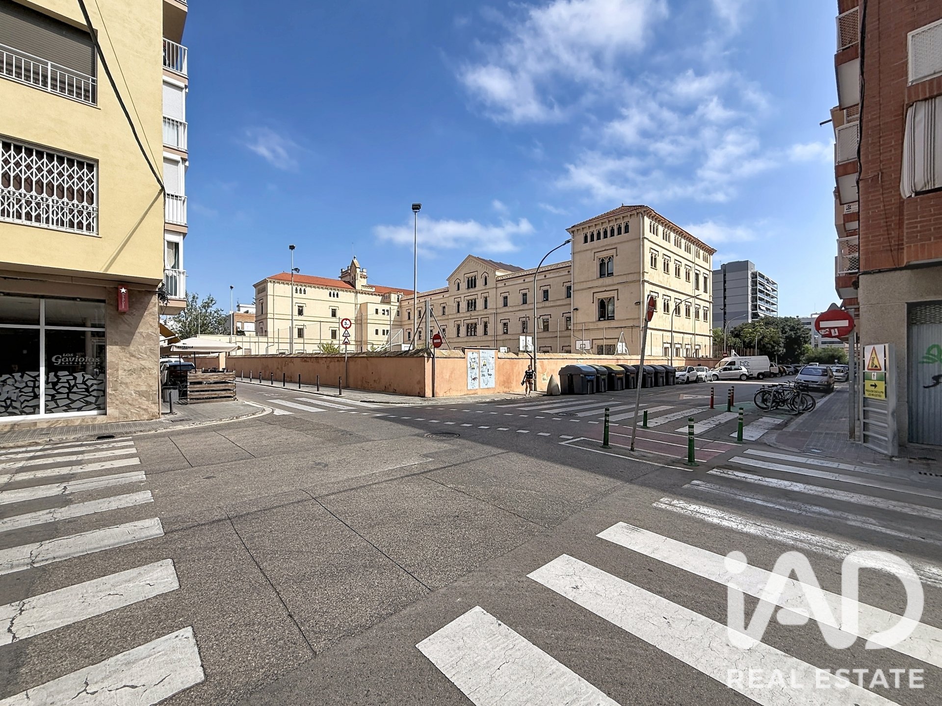 Квартира в Виланова-и-ла-Желтру, Барселона, Испания 4 спальни, 107м2 №195728