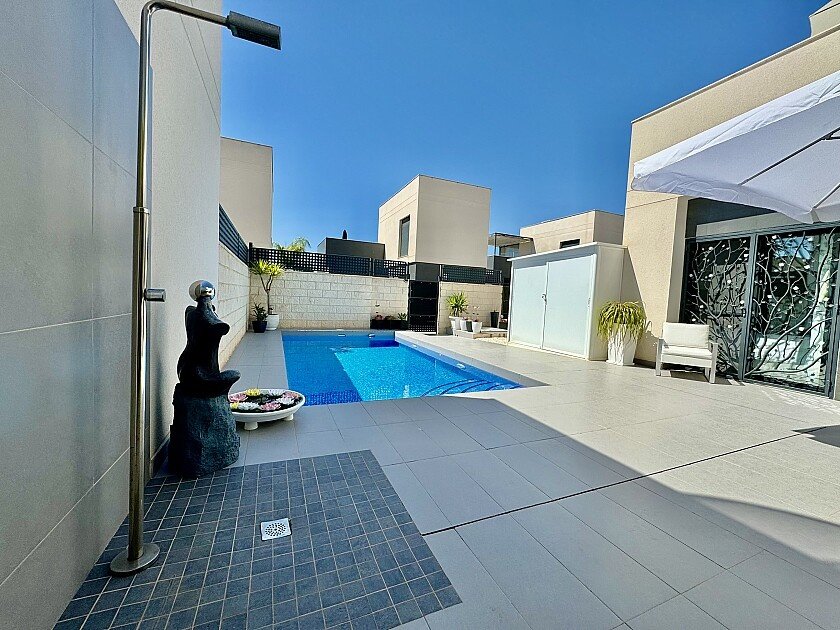 Villa Rojales, Alicante, Spānijā 2 istabas, 133 m2 Nr. 103317